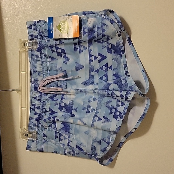 NWT: Women's Columbia Bogata Bay Stretch Printed Shorts - Picture 1 of 10